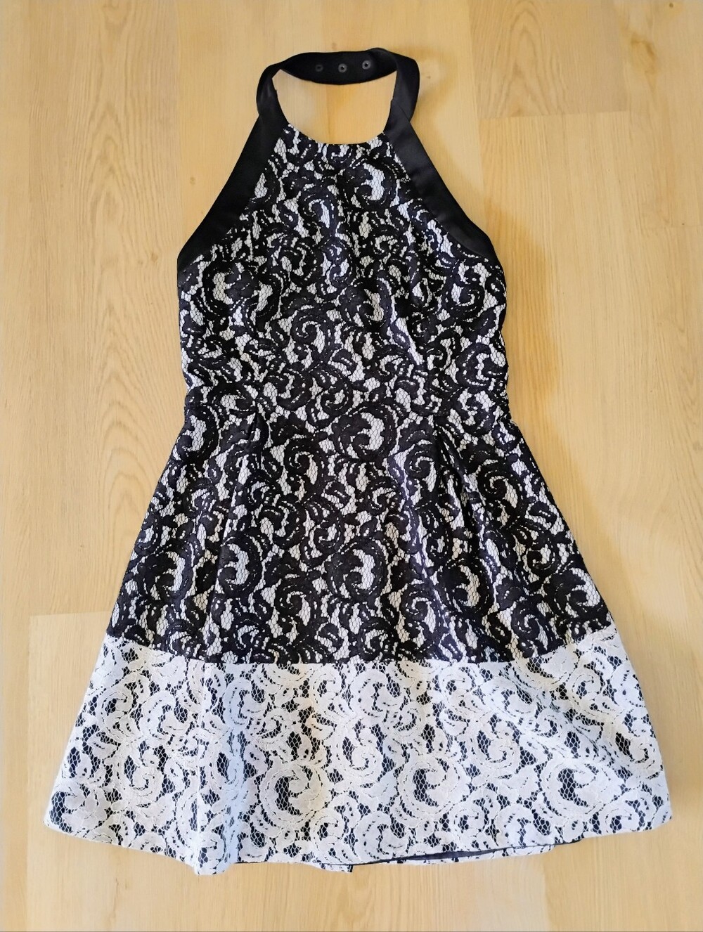 Jessica Simpson Black And White Lace & Satin Dress